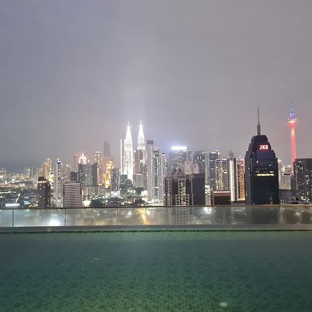 Hostel At Regalia Sky Pool Kuala Lumpur Exterior photo